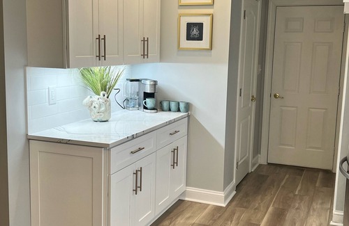 Keys Of Marsh Harbor House | Chic & Spacious Vacation Home.Community Pool, Modern Amenities & Serene Vibes