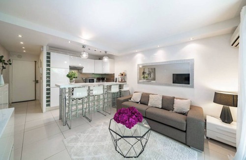 Carnot Apartment | Chic Studio 5 Minutes from Croisette - with large terrace and AC