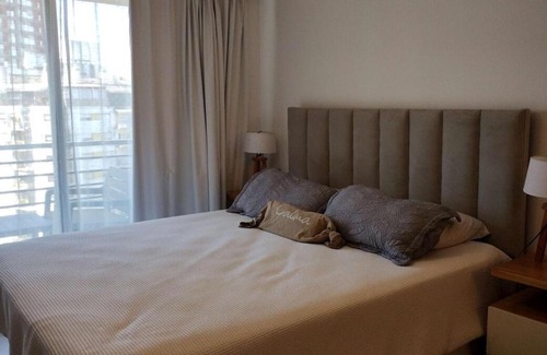 Balvanera Apartment | Chic Studio Steps from Subway by depptö