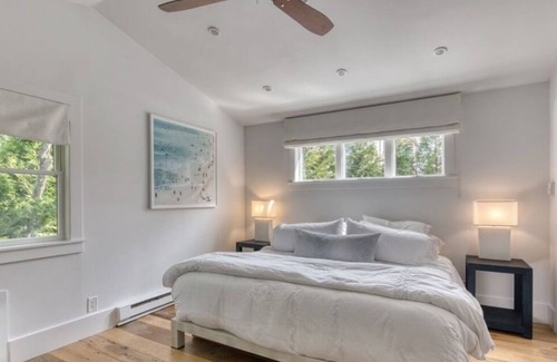 Beach Hampton Cottage | Chic Surfer Cottage in Amagansett Dunes - Private Oasis & Walk to Beach