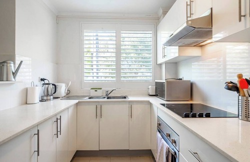 Surry Hills Apartment | Chic Surry Hills Style Balcony Abode