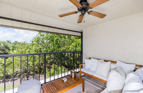 Hammock Bay Condo | Chic Tropical Retreat Minutes from Marco Island & Naples
