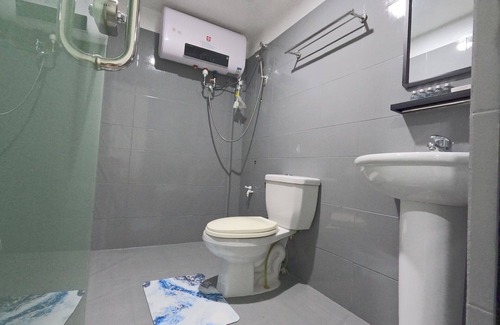 Coron Hotel | Chic Twin Room in Coron Hotel with Breakfast and Pool