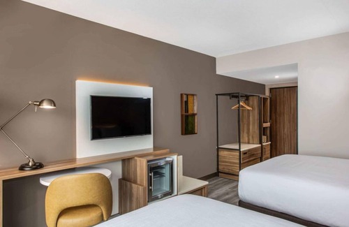 Dania Beach Hotel | Chic Unit Near Airport | Enjoy Modern Room + Free Parking | 2 units for 8