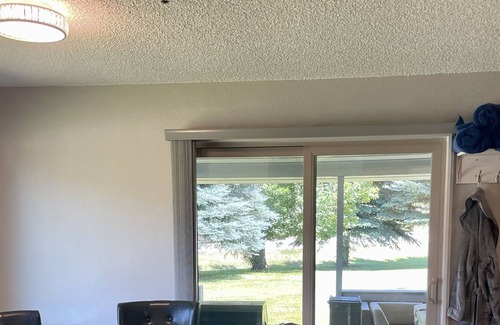 Bozeman House | Chic Updated Townhouse | Hot Tub | Pet-Friendly | 15 Mins to Anywhere in Bozeman