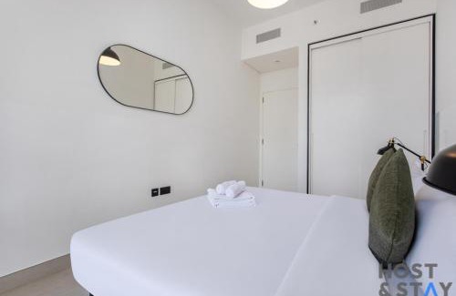 Dubai Apartment | Chic Urban 2BR at Collective 2