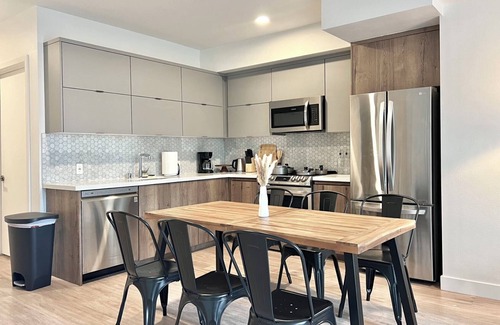 Koreatown Hotel | Chic Urban Retreat in Heart of LA