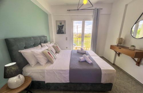 Gournai Villa | Chic Villa Eleni w BBQ, 3min walk to the sea