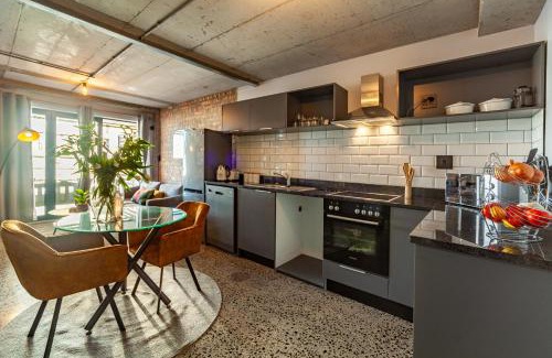 West Beach Apartment | Chic Warehouse Style 1 bedroom, Blouberg Beachfront, 14 Manhattan