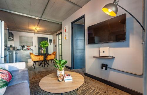 West Beach Apartment | Chic Warehouse Style 1 bedroom, Blouberg Beachfront, 14 Manhattan