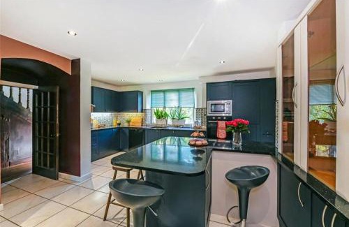 Chichester House | Chichester Retreat with Large Private Mature Garden