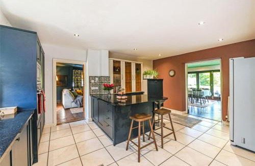 Chichester House | Chichester Retreat with Large Private Mature Garden