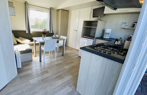 Meliskerke House | Child friendly 4-person mobile home on a farm campsite near Zoutelande