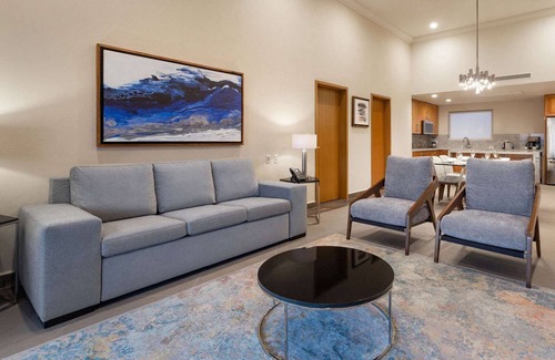 San Jose del Cabo Condo | Chileno Bay luxury 4 bedroom oceanfront suite with private balcony and hot tubs