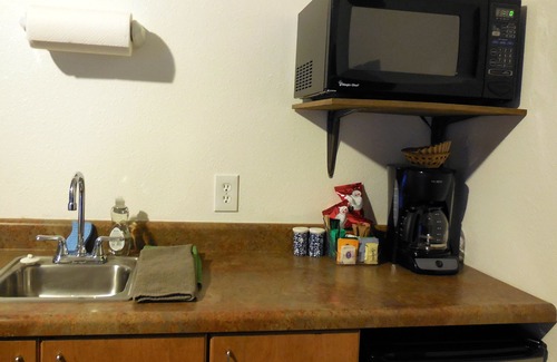 Lutak Hotel | Chilkoot Haven in Haines, room #1, right on the Chilkoot River, Bear viewing