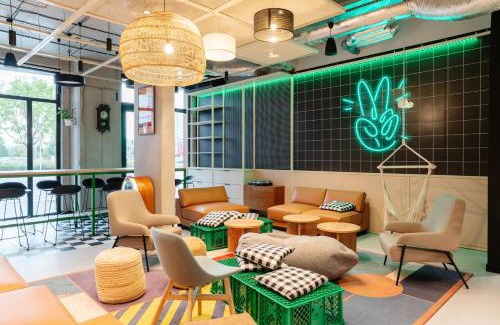 Warsaw Apartment | Chillout Dorm Warszawa by BookingHost