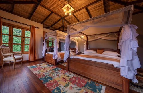 Fort Portal Cabin | Chimpundu Lodge