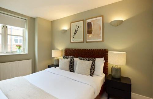 Chiswick Apartment | Chiswick Views & Space - Elegant 3BDR Duplex with Parking