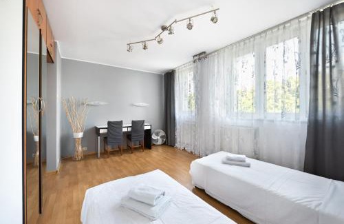 Targowek Apartment | Chodecka Homely Apartment by BookingHost
