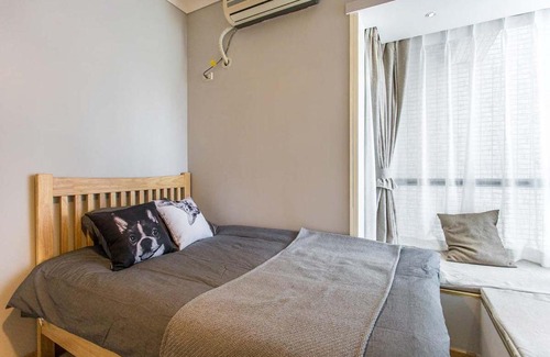Jeifangbei Central Business District Apartment | Chongqing Yuzhong·Hongya Cave· Locals Apartment 00115320