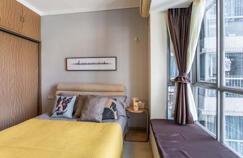 Jeifangbei Central Business District Apartment | Chongqing Yuzhong·Hongya Cave· Locals Apartment 00115320