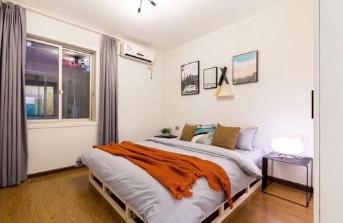 Jeifangbei Central Business District Apartment | Chongqing Yuzhong·Hongya Cave· Locals Apartment 00170140