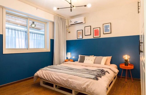 Jeifangbei Central Business District Apartment | Chongqing Yuzhong·Hongya Cave· Locals Apartment 00170140