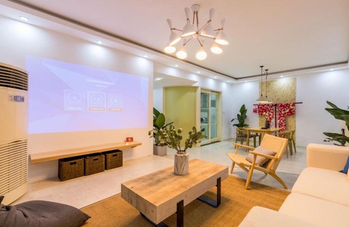 Jeifangbei Central Business District Apartment | Chongqing Yuzhong·JieFangbei· Locals Apartment 00132880