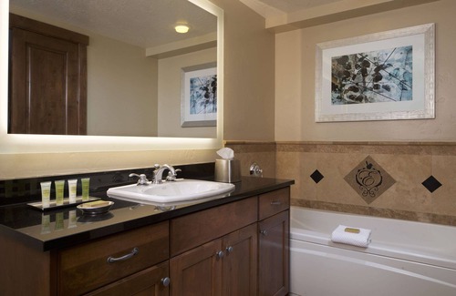 Park City Cabin | Christmas 2025 2-bedroom suite at HGVC Sunrise Lodge in the Canyons Park City