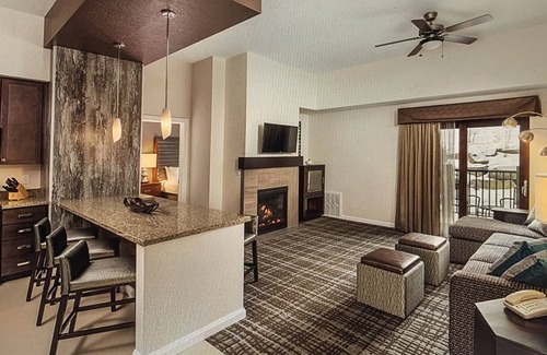 Park City Resort | Christmas & New Year Ski In/Ski Out - Beautiful 2 bedroom resort condo-Sleep 8!