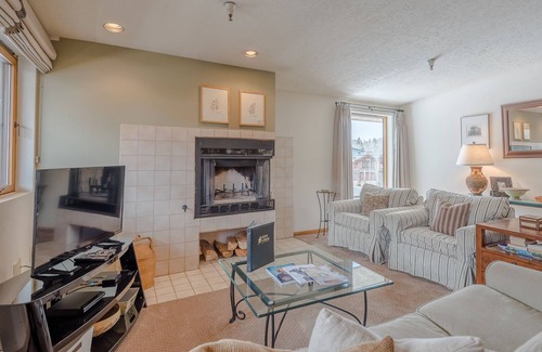 Ketchum Condo | Christophe Condo 609AB -With Year-round Outdoor Pool, Hot Tub, Bald Mt. Views
