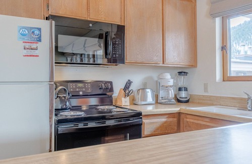 Ketchum Condo | Christophe Condo 609AB -With Year-round Outdoor Pool, Hot Tub, Bald Mt. Views