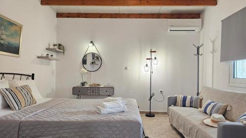 Adamas Apartment | Chronis Studio in Adamas