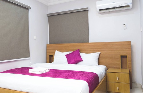 Somolu Hotel | Chrysoberyl hotel in awesome Lagos with AC