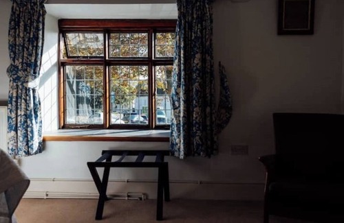 Stratton Cottage | Church Cottage Stratton x6 per wkd