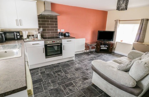Sawley Cottage | CHURCH FARM ANNEX, pet friendly, with a garden in Ripon