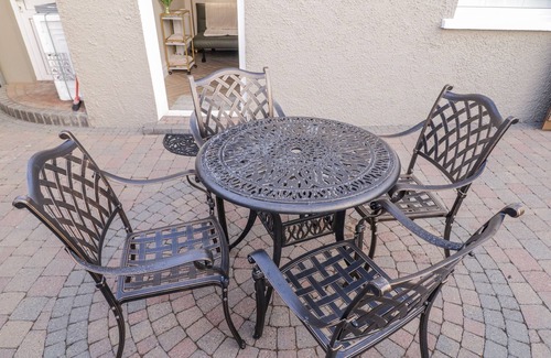 Portstewart Cottage | CHURCH STUDIO, romantic in Portstewart, County Londonderry