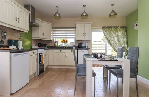 Mappleton Cottage | CHURCH VIEW, pet friendly, character holiday cottage in Atwick