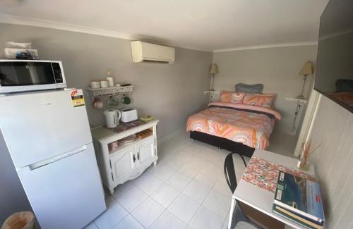 Swansea Bed & Breakfast | Churchill's B&B twin spa getaway Studio