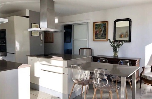 Ciboure House | Ciboure - Charming house overlooking the Nivelle - Beaches and shops within walking distance
