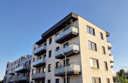 Zakrzowek Condo | Cichy apartament z balkonem i prywatnym parkingiem