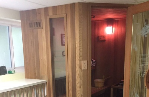 South Central Apartment | Cindy's Nook, Suite with Private Entrance & Sauna
