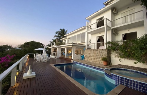 Piuva House | Cinematographic house facing the sea, accommodates 10 people FEITICEIRA BEACH