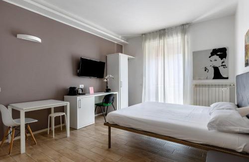 Historic Center Apartment | Cineteca Grey Studio I by Wonderful Italy