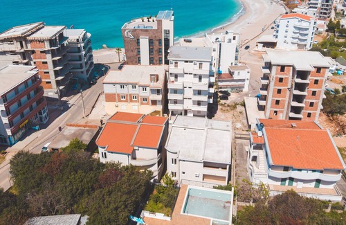 Dobra Voda Apartment | Cinnamon Studio For Three Persons At Beachfront