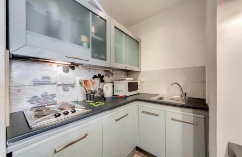 Roman Ghetto House | Cinque Scole Apartment