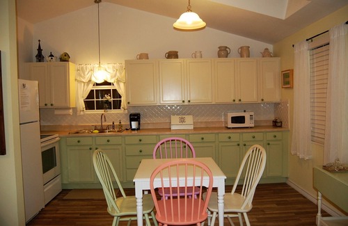 Grand Saline Cabin | Circle P Cabins - First Monday Trade Days - Now with 3 cabins on 3 acres