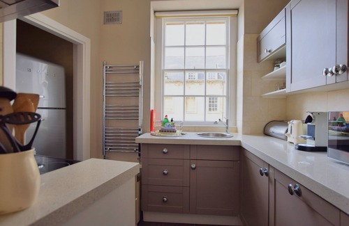 Upper Town Apartment | Circus House Apartment - Luxury 4* flat on the Circus