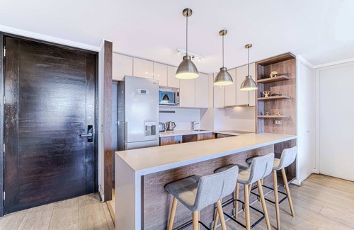 Apoquindo Apartment | Citadel View 2BR Balcony & Parking