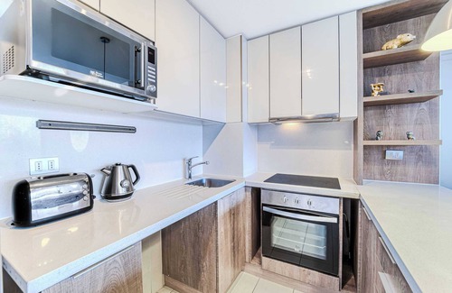 Apoquindo Apartment | Citadel View 2BR Balcony & Parking
